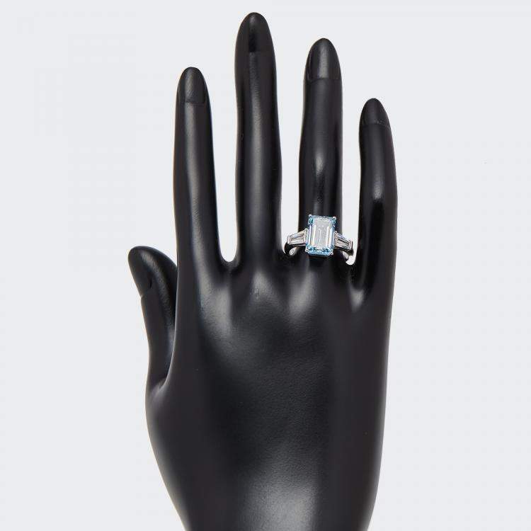 Pre Owned 5.8 cts Vivid Blue Emerald Cut, Trapezoid Lab Grown Diamonds 18k White Gold Ring Size 52
