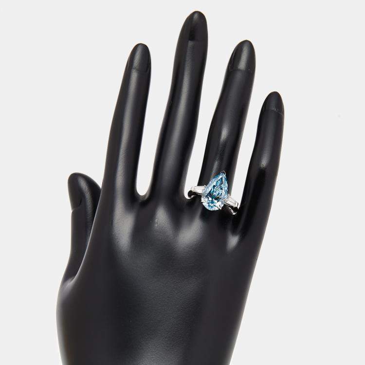 مملوكة مسبقًا 5.1 cts Vivid Blue Pear, Trapazoid Lab Grown Diamonds 18k White Gold Ring Size 52