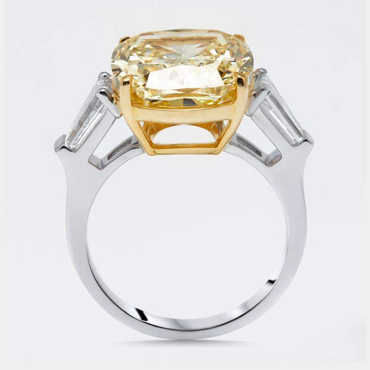 Pre Owned 9.22 cts Fancy Yellow Cushion, Trapezoid Lab Grown Diamonds 18k Two Tone Gold Ring Size 53