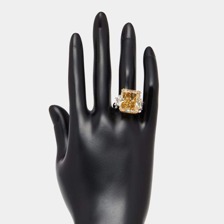 Pre Owned 20.86 cts Yellow Radiant, Trapazoid Lab Grown Diamonds 18k Two Tone Gold Ring Size 55