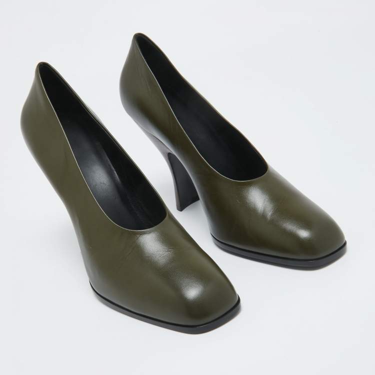Pre Owned The Row Green  Leather Round Toe Pumps Size 41