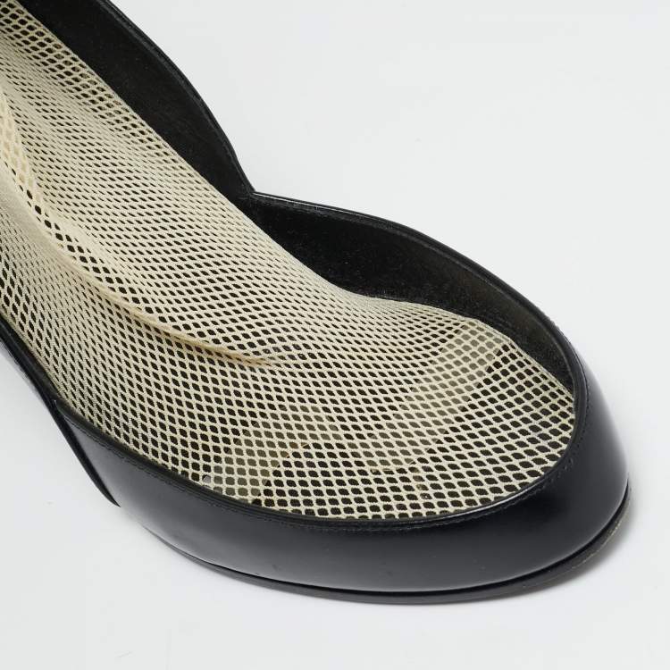 مملوكة مسبقًا The Row Black/Beige Leather and Mesh Sock Pumps Size 40