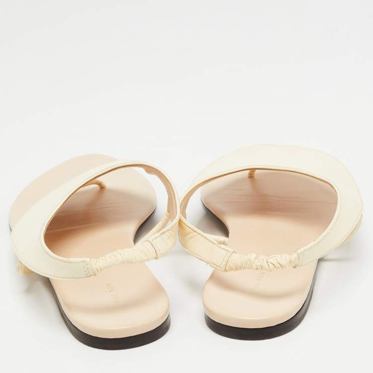 Pre Owned The Row Cream Leather Ravello Flat Sandals Size 38