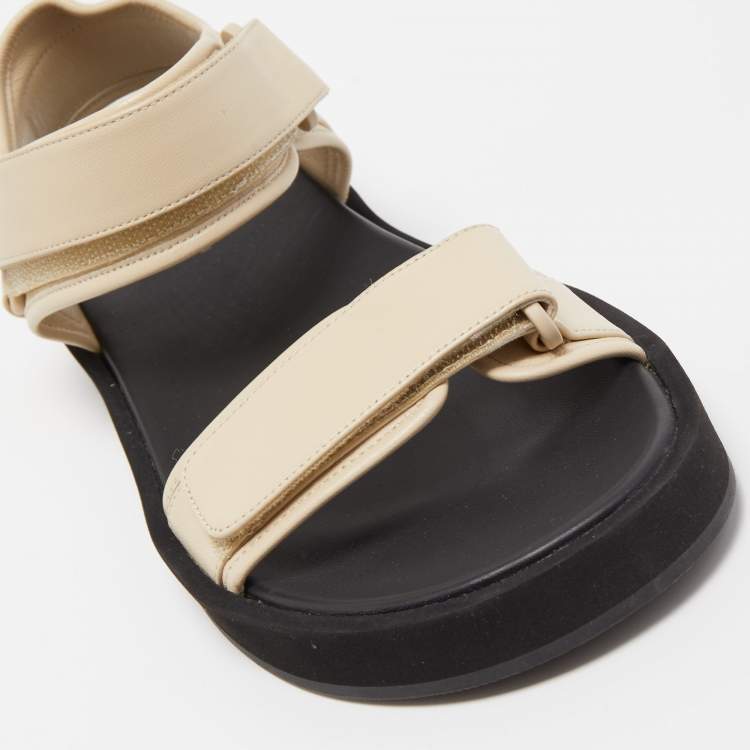 Pre Owned The Row Cream Leather Hook and Loop Flat Sandals Size 38