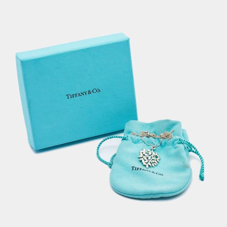 Pre Owned Tiffany & Co. Paloma Picasso Olive Leaf Sterling Silver Pendant Necklace