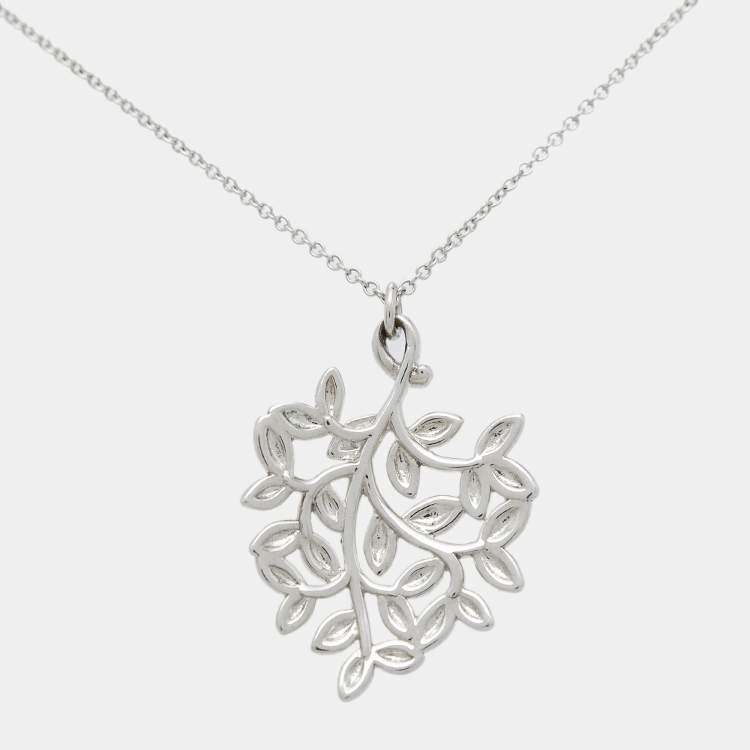 Pre Owned Tiffany & Co. Paloma Picasso Olive Leaf Sterling Silver Pendant Necklace
