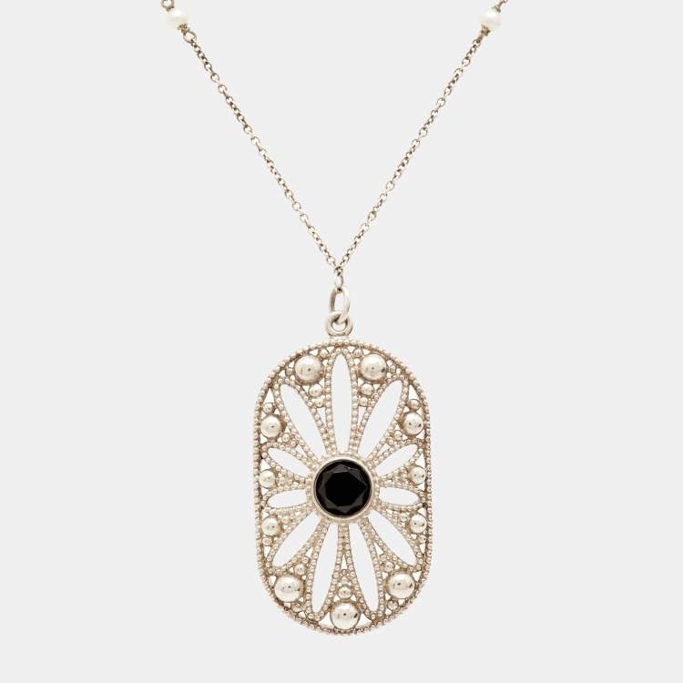 Pre Owned Tiffany & Co. Ziegfeld Collection Cultured Pearl Onyx Silver 925 Daisy Pendant Necklace