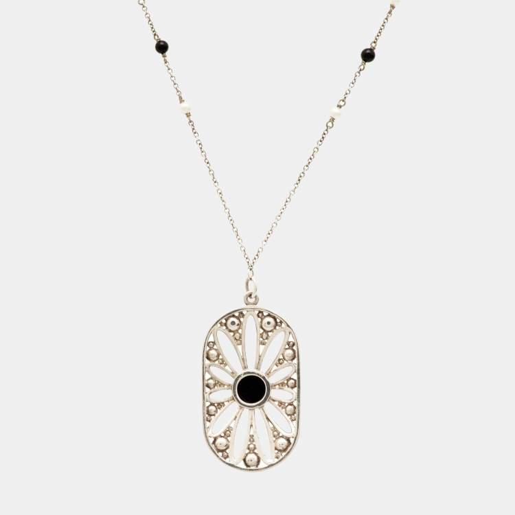 Pre Owned Tiffany & Co. Ziegfeld Collection Cultured Pearl Onyx Silver 925 Daisy Pendant Necklace