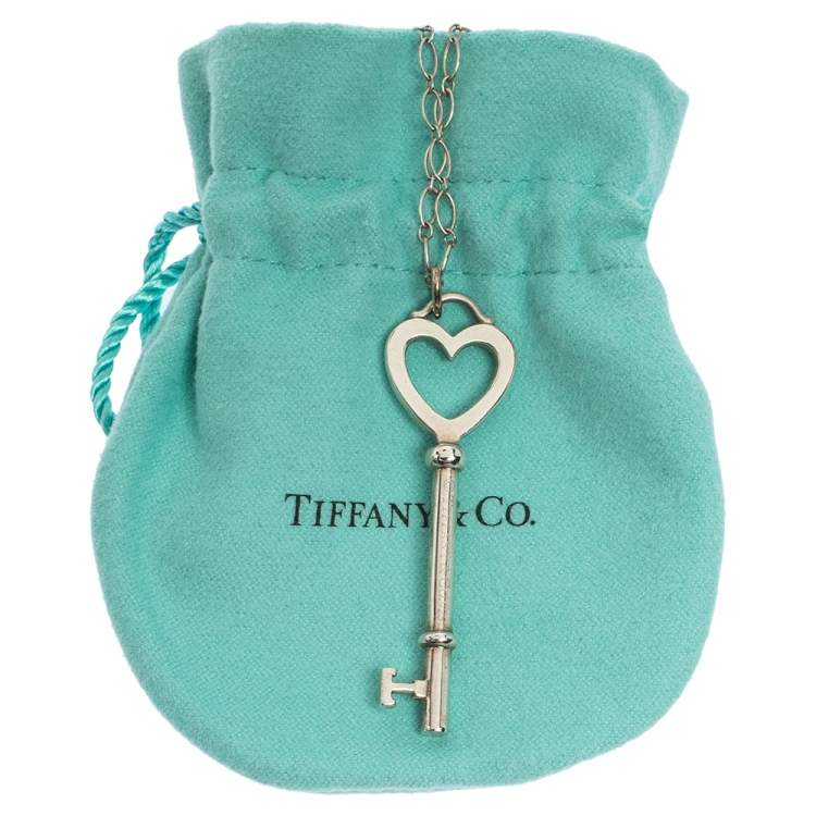 Pre Owned Tiffany & Co. Heart Key Silver Oval Link Chain Pendant Necklace