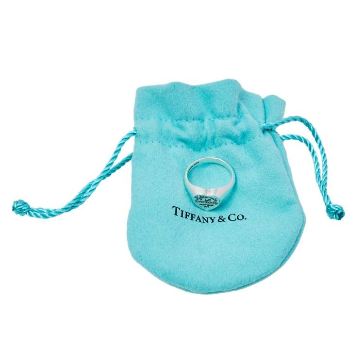 Pre Owned Tiffany & Co. Return To Tiffany Sterling Silver Heart Signet Ring Size EU 55