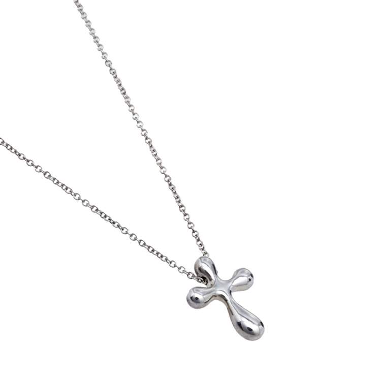 Pre Owned Tiffany & Co. Elsa Peretti Cross Silver Pendant Necklace.