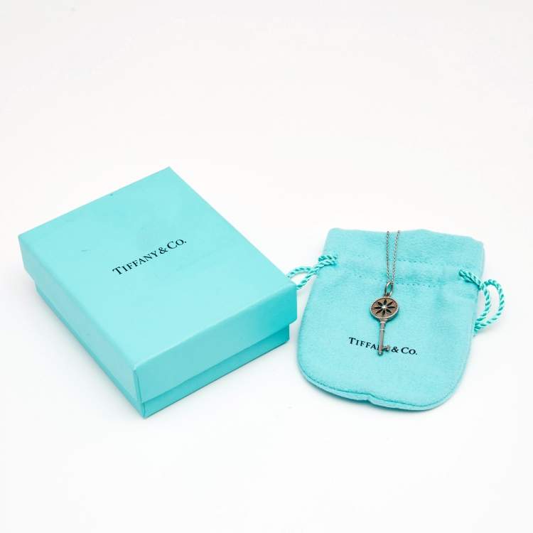 Pre Owned Tiffany & Co. Diamond Sterling Silver Daisy Key Pendant Necklace