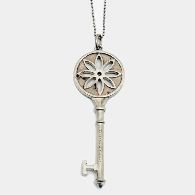 Pre Owned Tiffany & Co. Daisy Key Diamond & Silver Pendant Chain Necklace