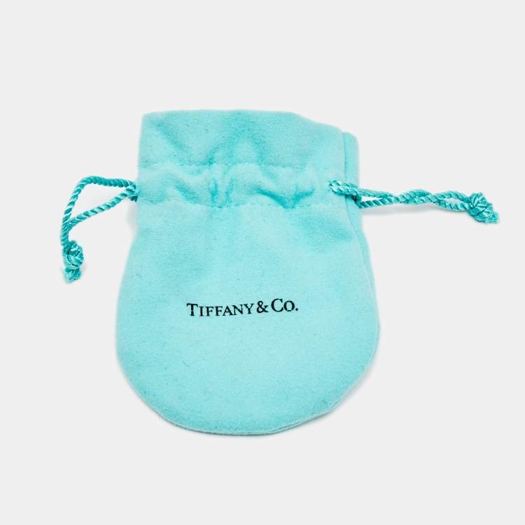 Pre Owned Tiffany & Co. Tiffany Notes Alphabetical Letter O Sterling Silver Charm Pendant