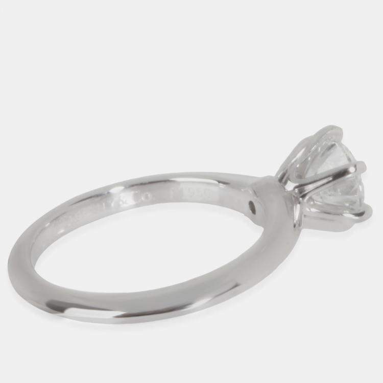 Pre Owned Tiffany & Co. Platinum and Diamond Engagement Solitaire Ring EU 49