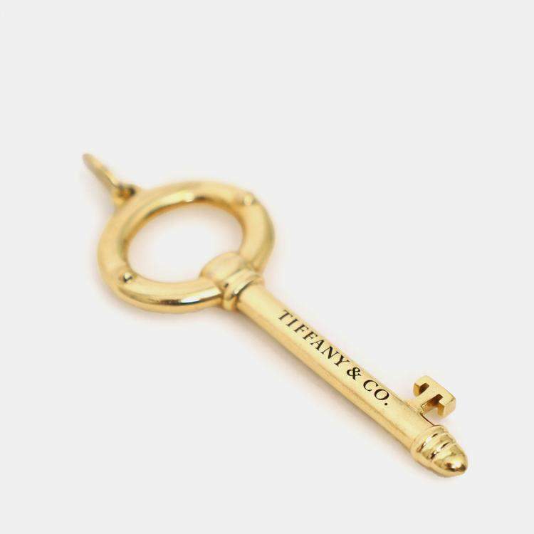 Pre Owned Tiffany & Co. 18K Yellow Gold Oval Key Pendant