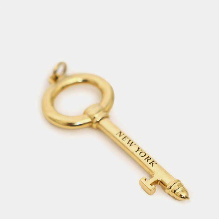 Pre Owned Tiffany & Co. 18K Yellow Gold Oval Key Pendant