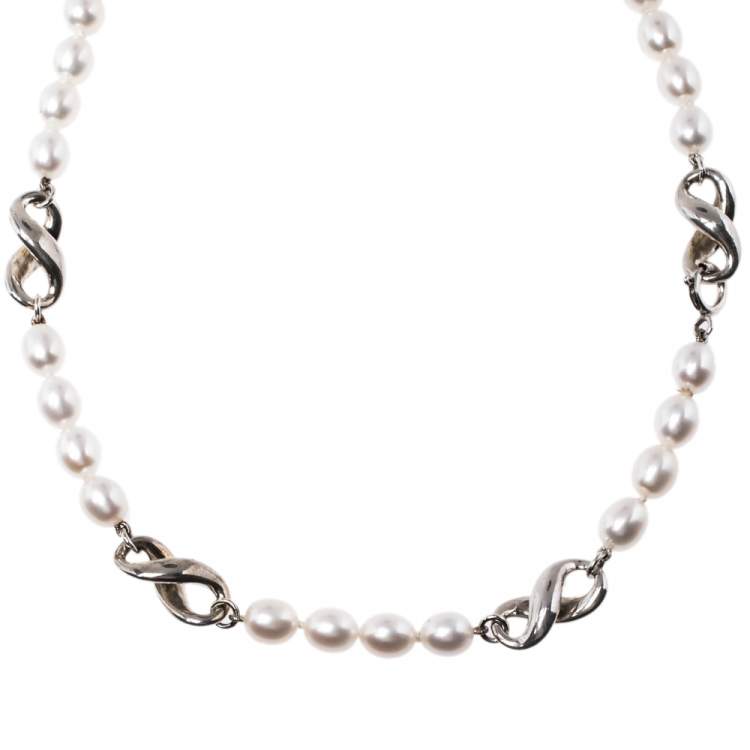 مملوكة مسبقًا Tiffany & Co.Vintage Cultured Pearl Figure 8 Station Silver Necklace