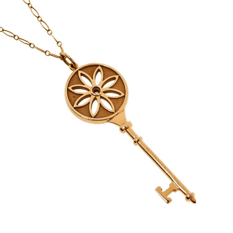 مملوكة مس بقًا Tiffany & Co. Daisy Key Diamond 18K Rose Gold Long Pendant Necklace