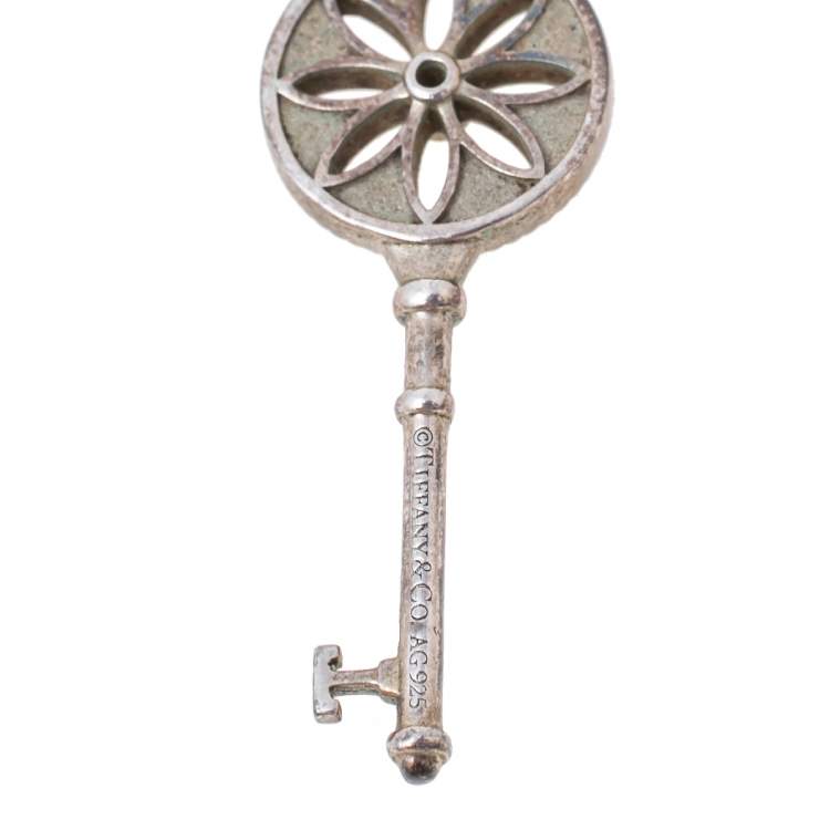 Pre Owned Tiffany & Co. Diamond Sterling Silver Daisy Key Pendant Necklace 