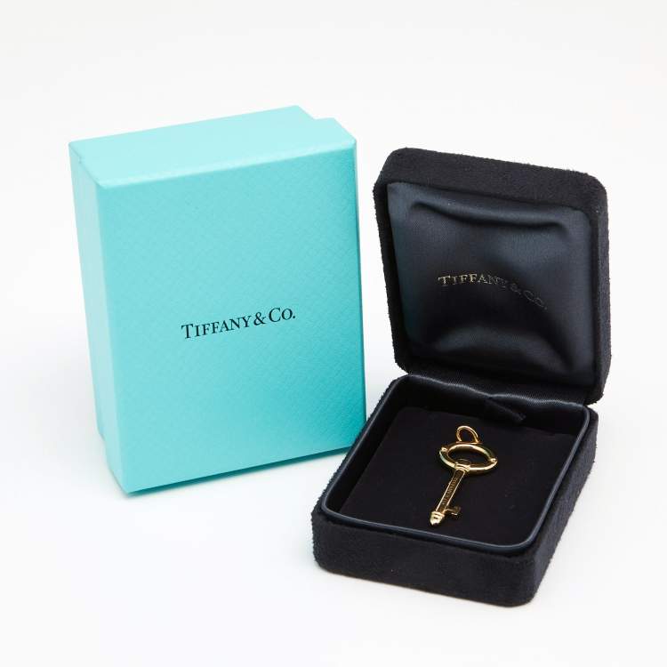 Pre Owned Tiffany & Co. Tiffany Keys 18K Yellow Gold Oval Key Pendant