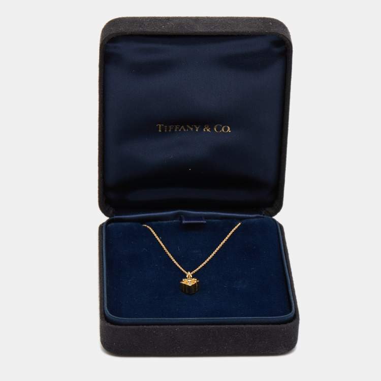 Pre Owned Tiffany & Cop. Gift Box 18k Yellow Gold Pendant Necklace