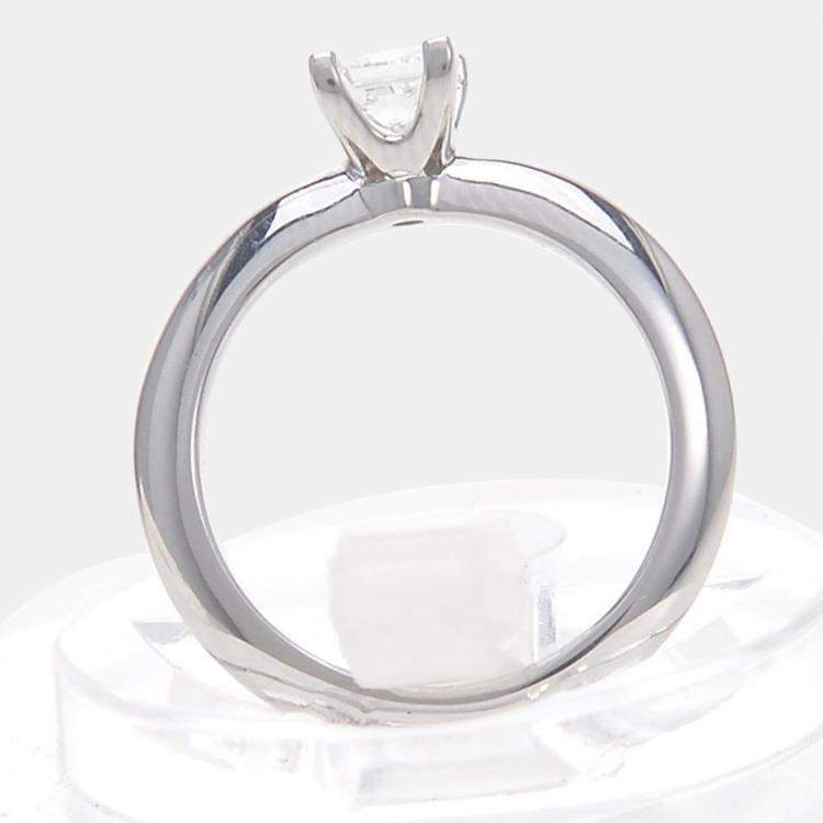 Pre Owned Tiffany & Co. Diamond Platinum Solitaire Engagement Ring EU 47