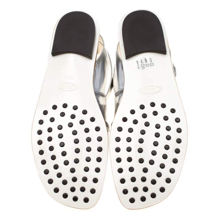 Pre Owned Tod's Metallic Silver Leather Flat Sandals Size 38.5