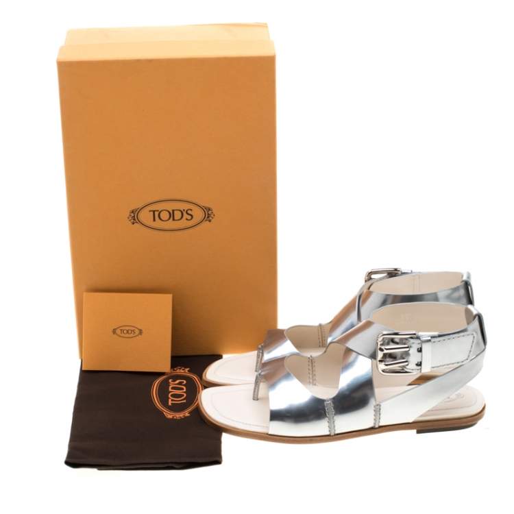 Pre Owned Tod's Metallic Silver Leather Flat Sandals Size 38.5