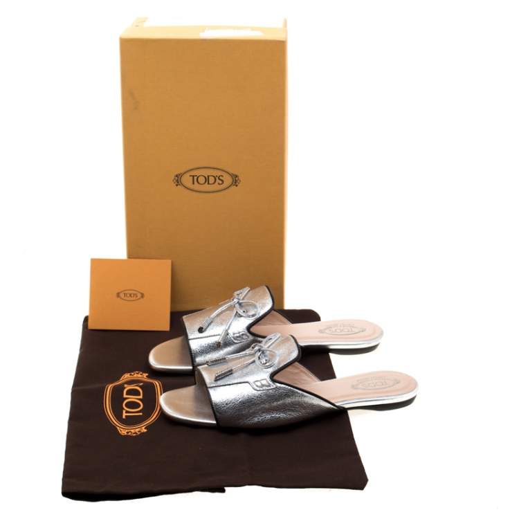 Pre Owned Tod's Limited Edition Metallic Silver Leather Crystal Embellished Bow Peep Toe Flat Slides Size 37.5