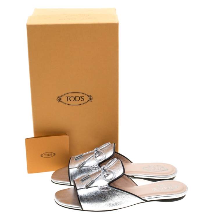 Pre Owned Tod's Limited Edition Metallic Silver Textured Leather Crystal Embellished Bow Peep Toe Flat Slides Size 37