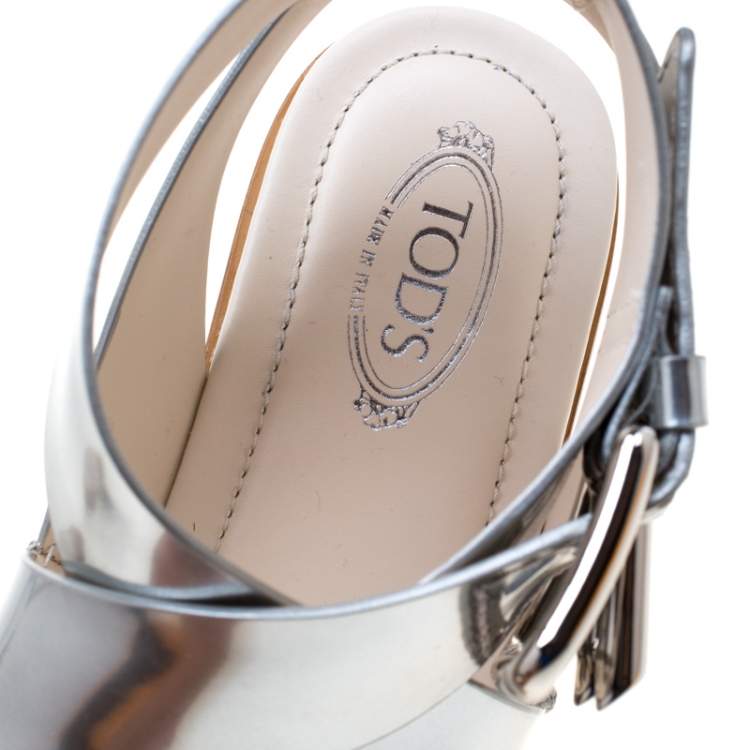 Pre Owned Tod's Metallic Silver Leather Cross Strap Flat Sandals Size 39