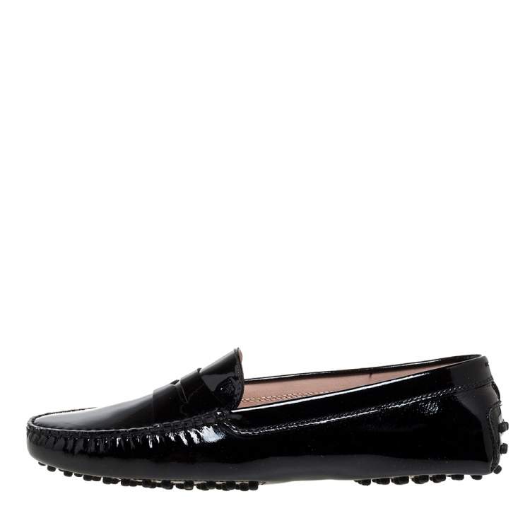 مملوكة مسبقًا Tod's Black Patent Leather Penny Slip On Loafers Size 40