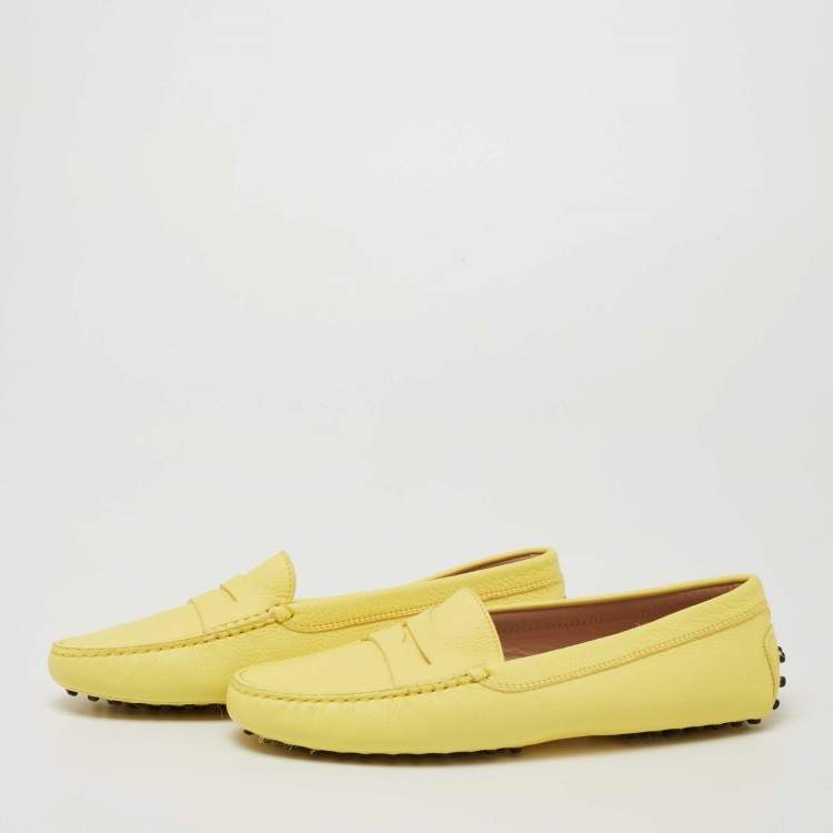 Pre Owned Tod's Yellow Leather Gommini Slip On Loafers Size 39