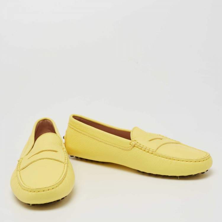 Pre Owned Tod's Yellow Leather Gommini Slip On Loafers Size 39