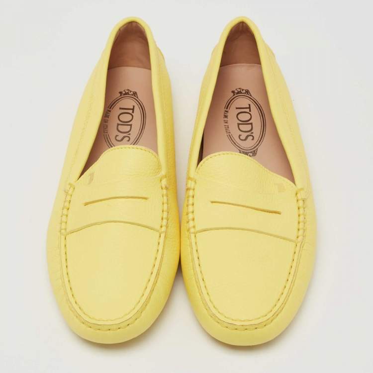 Pre Owned Tod's Yellow Leather Gommini Slip On Loafers Size 39