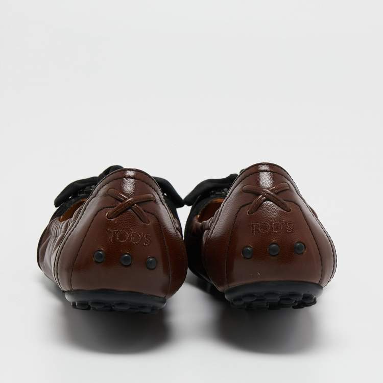 Pre Owned Tod's Brown/Black Leather Crystal Embellished Bow Scrunch Ballet Flats Size 38