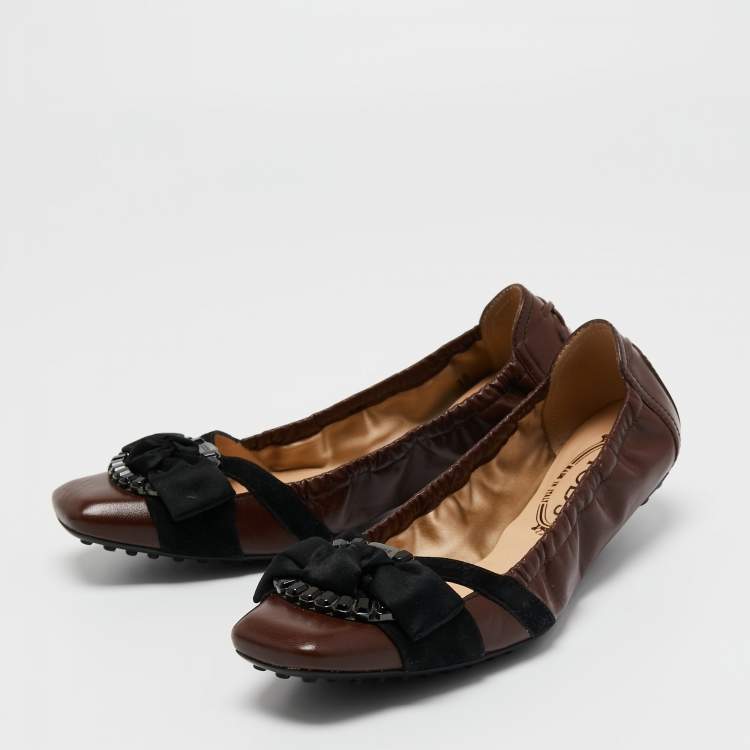 Pre Owned Tod's Brown/Black Leather Crystal Embellished Bow Scrunch Ballet Flats Size 38