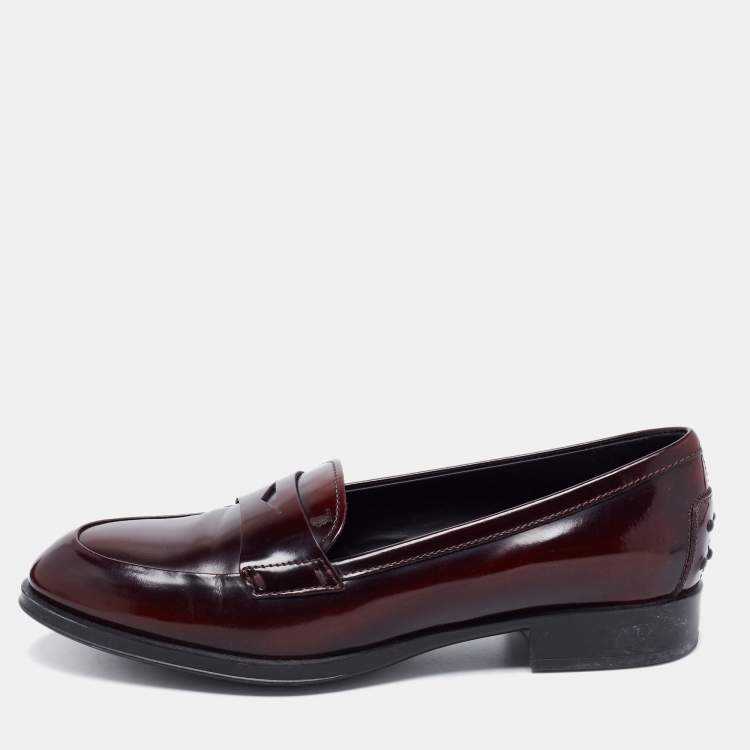 مملوكة مسبقًا Tod's Burgundy Leather Slip on Loafers Size 38