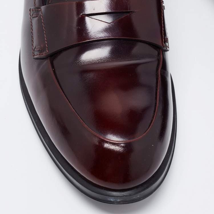 مملوكة مسبقًا Tod's Burgundy Leather Slip on Loafers Size 38