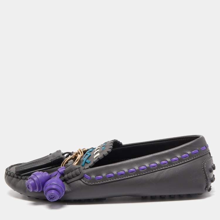 مملوكة مسبقًا Tod's Dark Grey Leather Tassel Charm Cross Stitch Detail Loafers Size 37