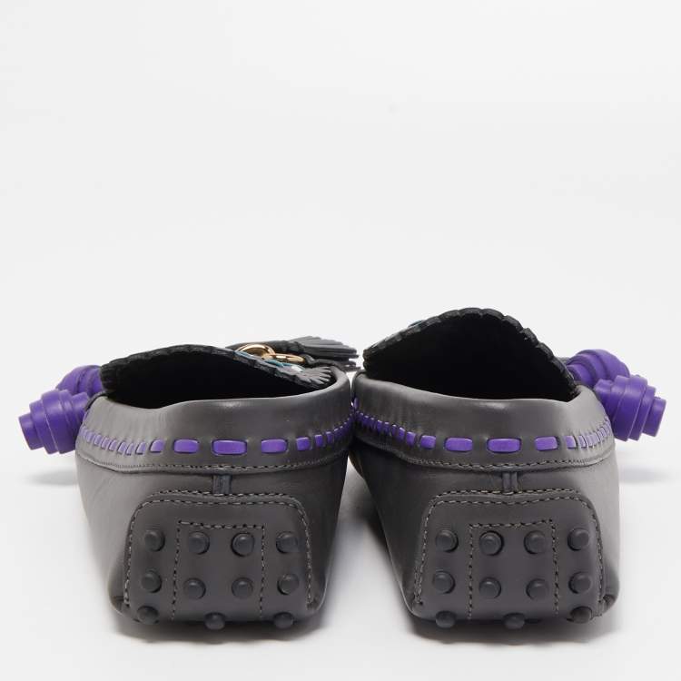 مملوكة مسبقًا Tod's Dark Grey Leather Tassel Charm Cross Stitch Detail Loafers Size 37