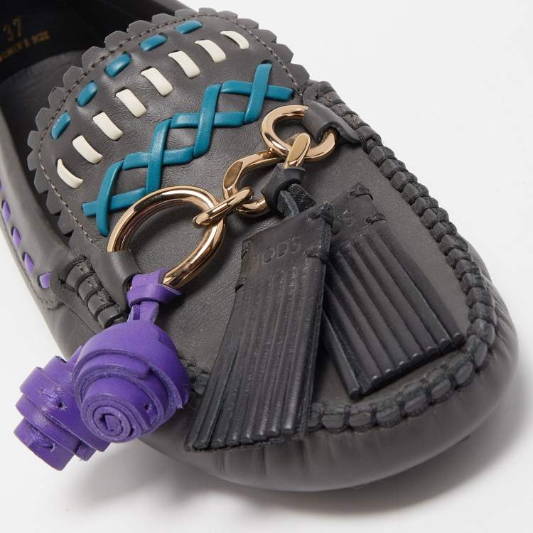 مملوكة مسبقًا Tod's Dark Grey Leather Tassel Charm Cross Stitch Detail Loafers Size 37