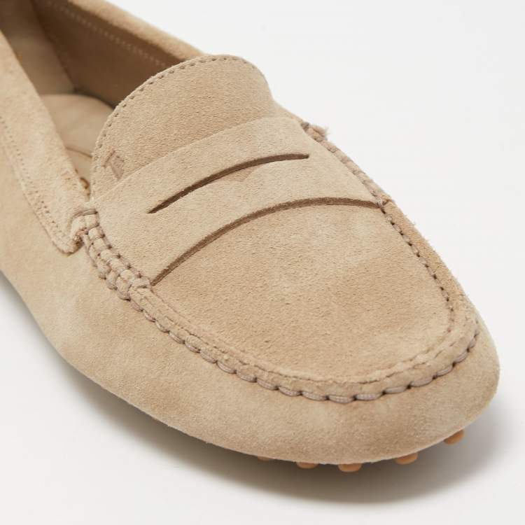 مملوكة مسبقًا Tod's Beige Suede Gommino Penny Slip On Loafers Size 39