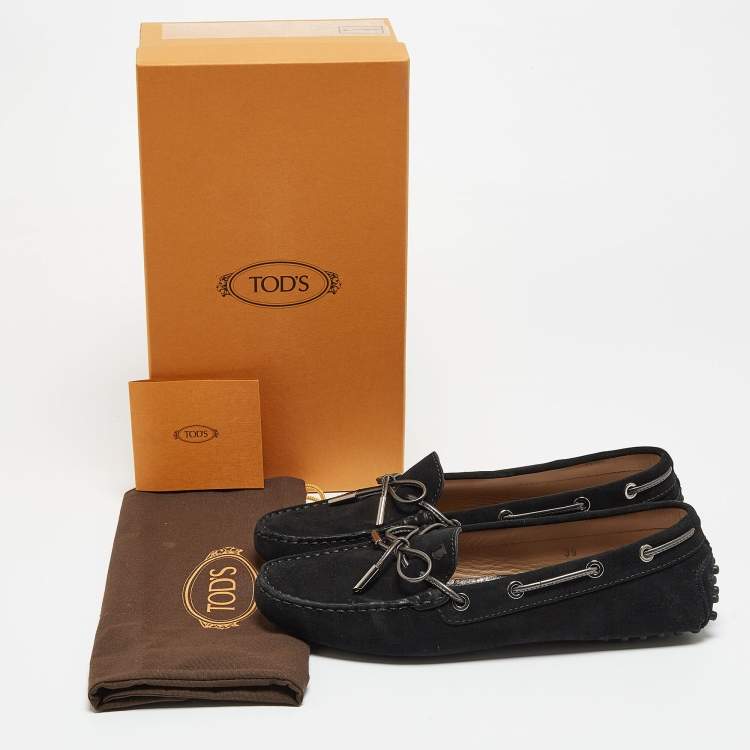 مملوكة مسبقًا Tod's Black Suede Accent Bow Slip On Loafers Size 39