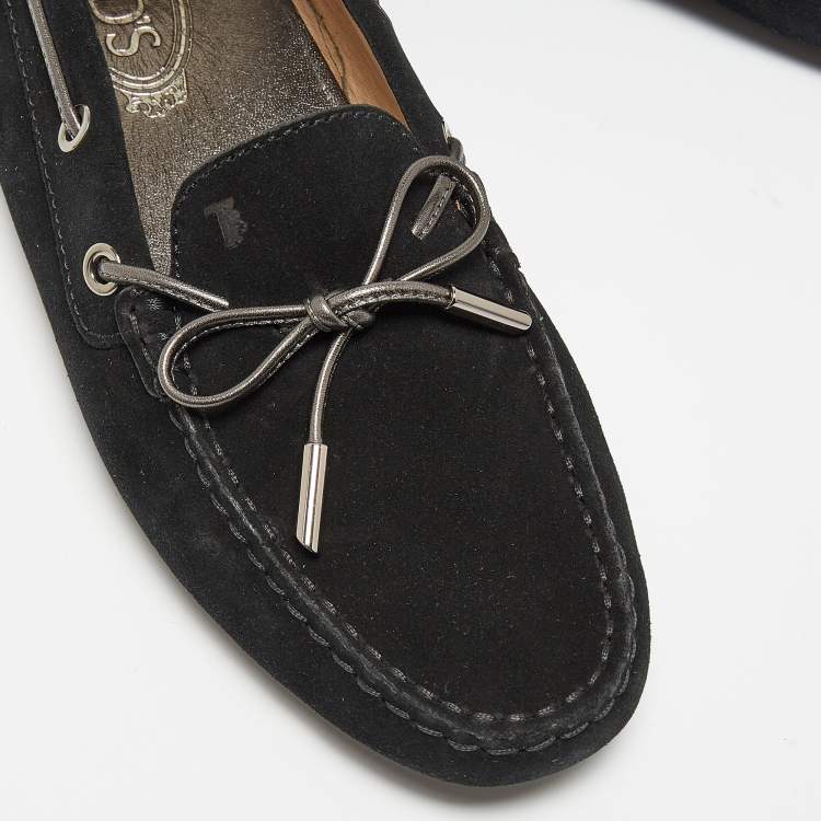 مملوكة مسبقًا Tod's Black Suede Accent Bow Slip On Loafers Size 39