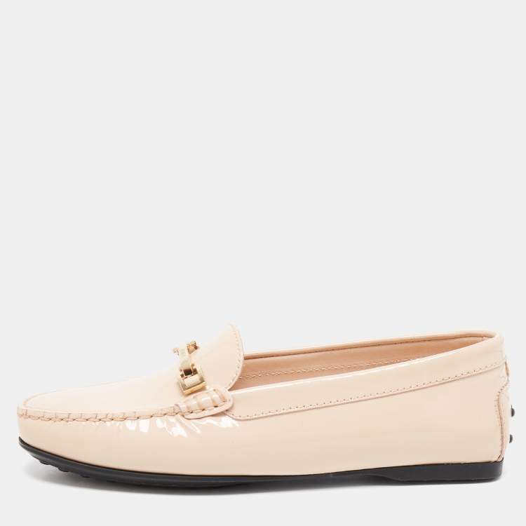 مملوكة مسبقًا Tod's Beige Patent Leather Slip On Loafers Size 37.5