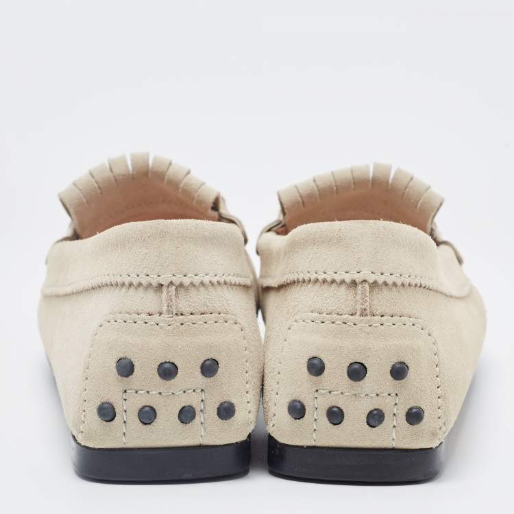 مملوكة مسبقًا Tod's Grey Suede Gommini Heaven Fringe Penny Loafers Size 38