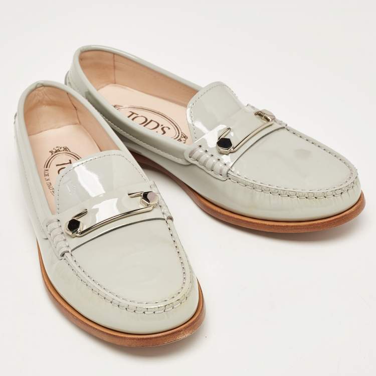 Pre Owned Tod's Grey Patent Leather Slip On Loafers Size 35.5