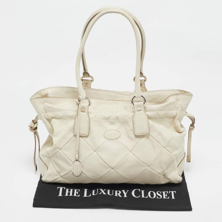 Pre Owned Tod's Off White Quilted Leather Drawstring Satchel